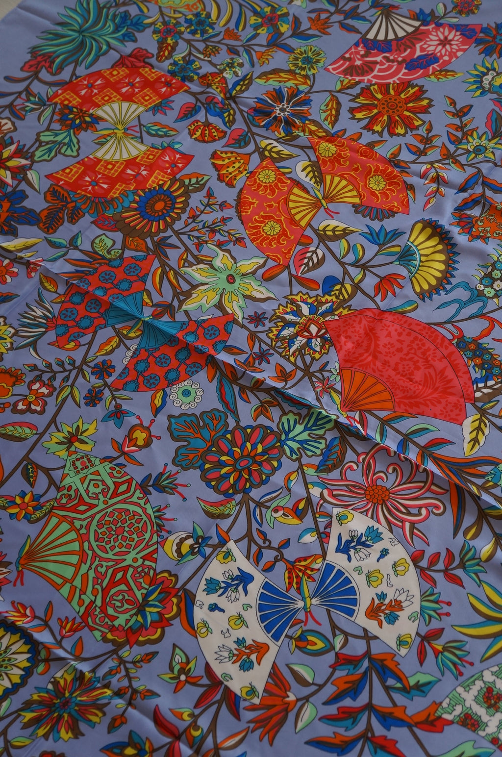 Vends grand châle, paréo, foulard en soie.
